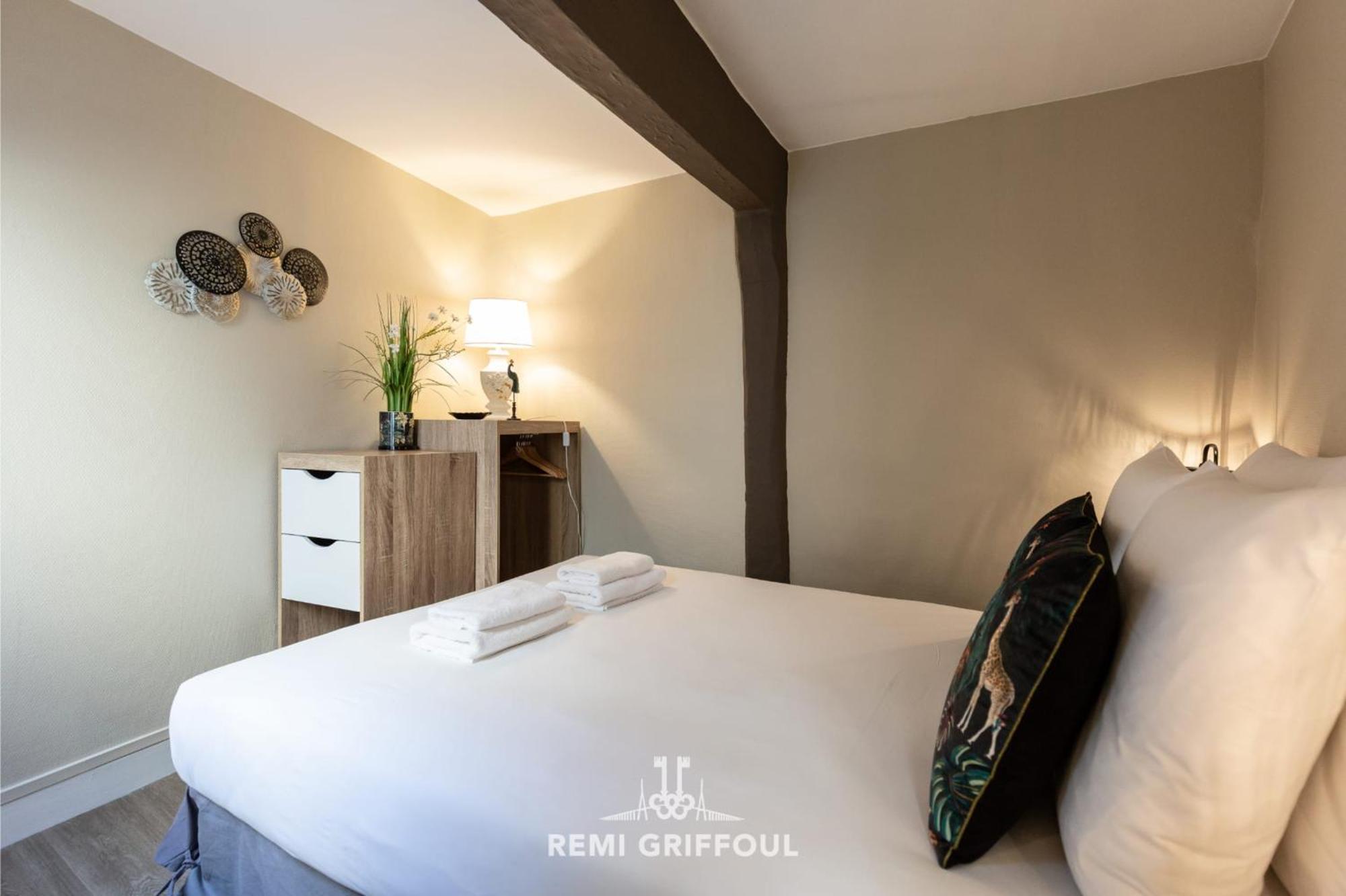 Emeraude Cozy Nest 3 Heart Of Historic District 2 Guests أونفلور المظهر الخارجي الصورة