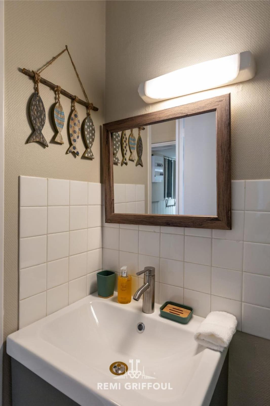 Emeraude Cozy Nest 3 Heart Of Historic District 2 Guests أونفلور المظهر الخارجي الصورة