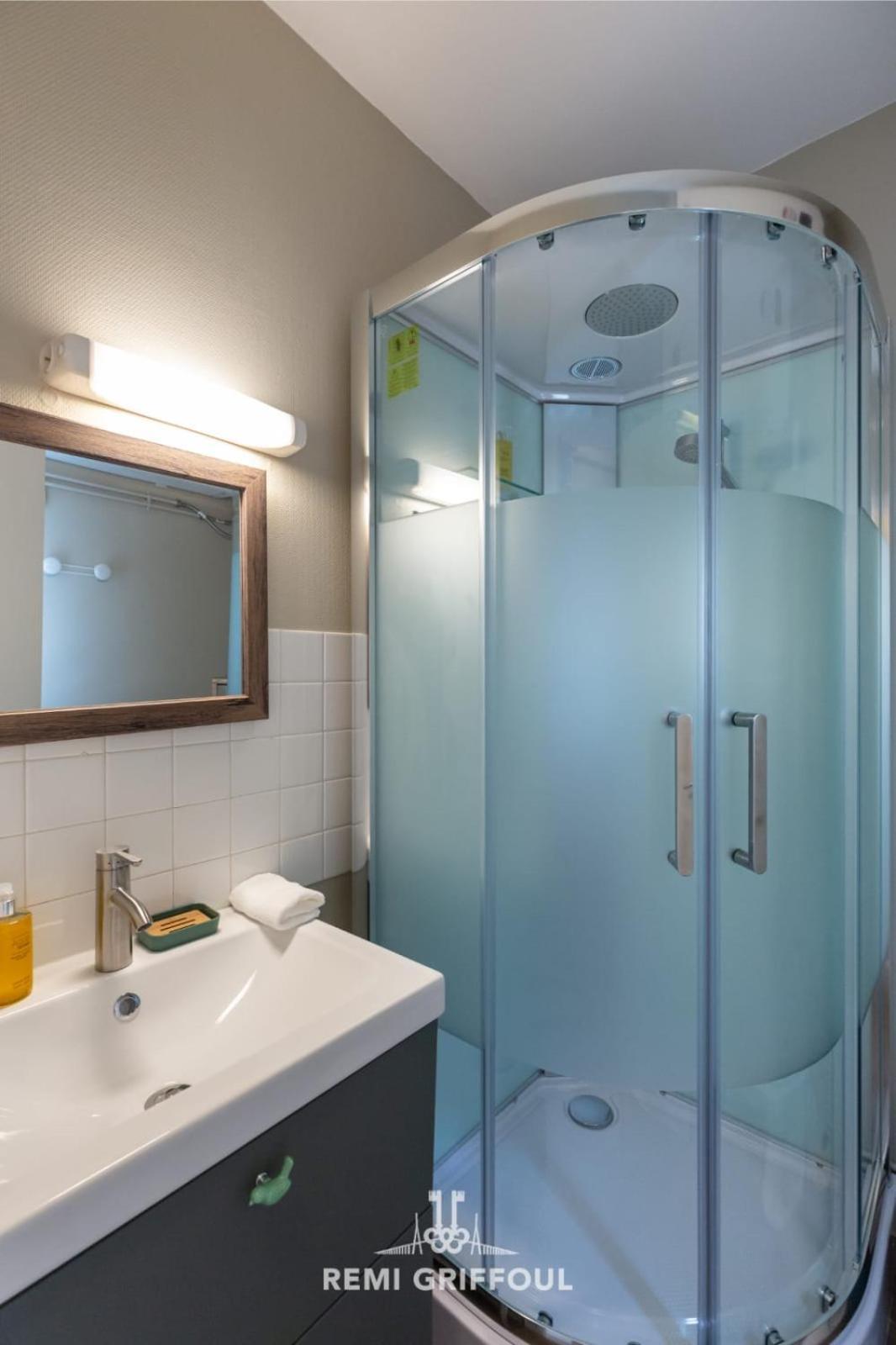 Emeraude Cozy Nest 3 Heart Of Historic District 2 Guests أونفلور المظهر الخارجي الصورة